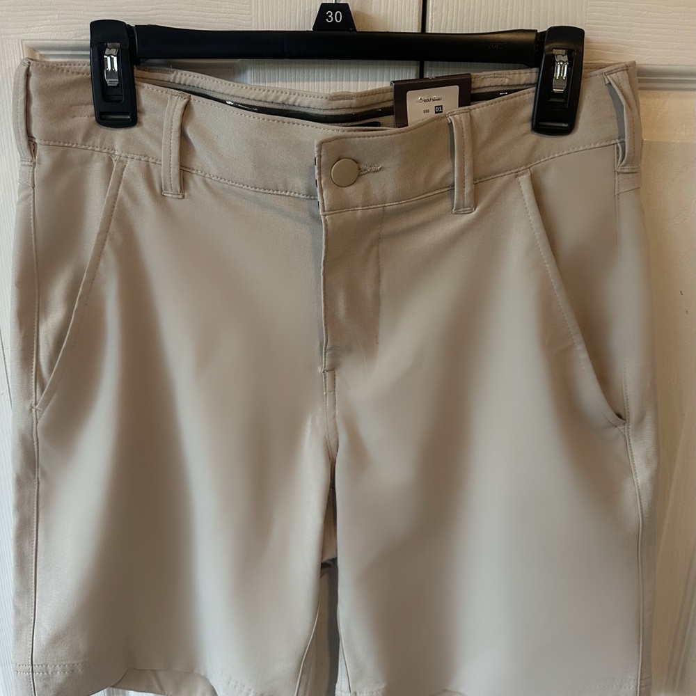 Men’s size 30 Chino Shorts in Light Beige - NEW